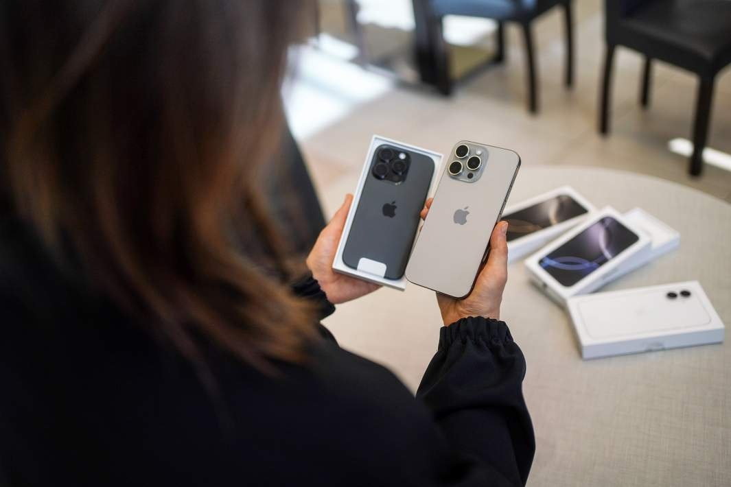    Продажи нелегальных iPhone в России выросли на 70%