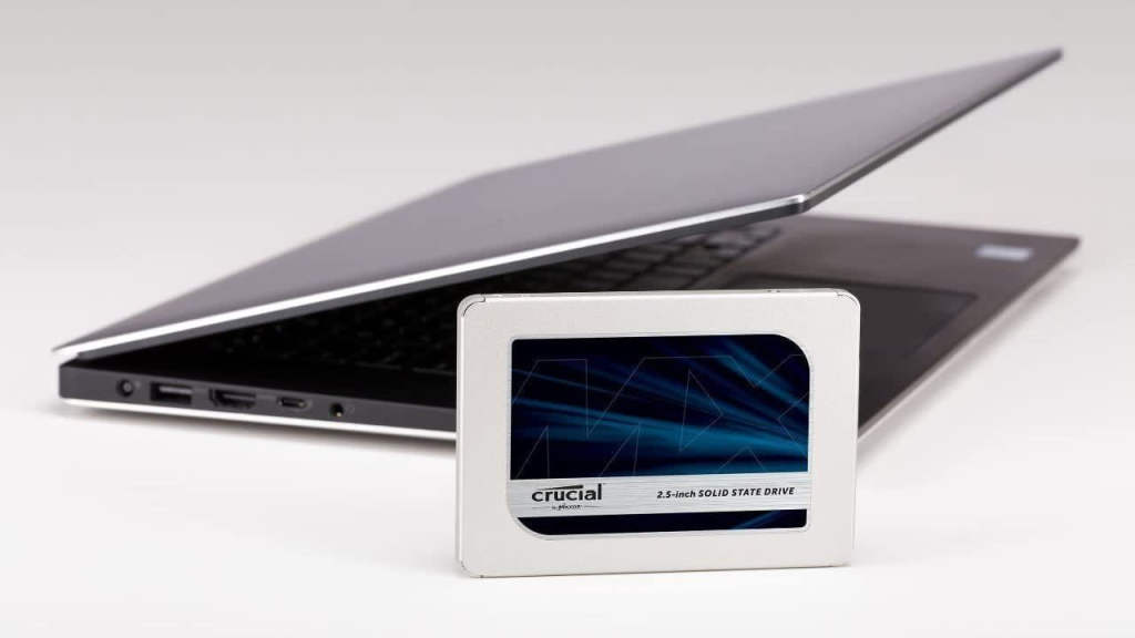 Ёмкость: 500 ГБ, 1 ТБ, 2 ТБ и 4 ТБ | Связь: SATA | Скорость чтения: 560 МБ/с | Скорость записи: 510 МБ/с