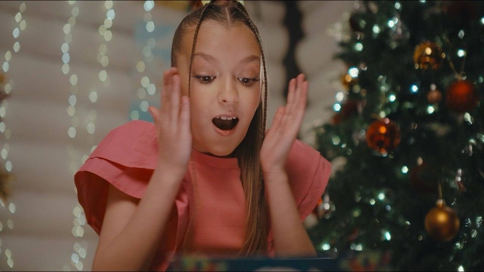    Mila Mur - Снежный хит. Кадр из клипа. Фото: скриншот с видео