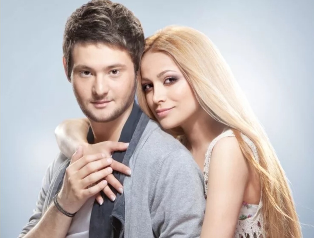 Эльдар ее тоже любил, холил и лелеял, не отпускал, давал поддержку и даже вот согласился с ней делать общий дуэт, молодцы в общем красивая пара, замечательная