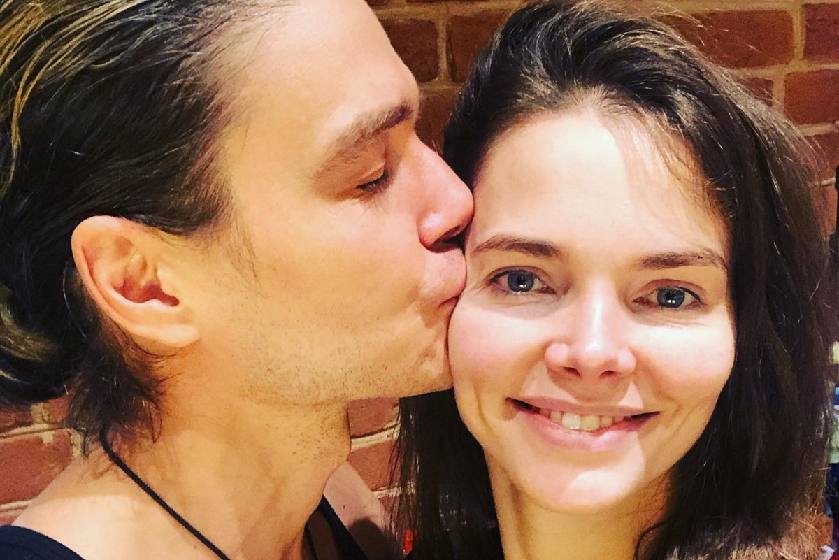     «Муж подарил торт с короной»: Елизавета Боярская показала подарки от близких на 40-летие