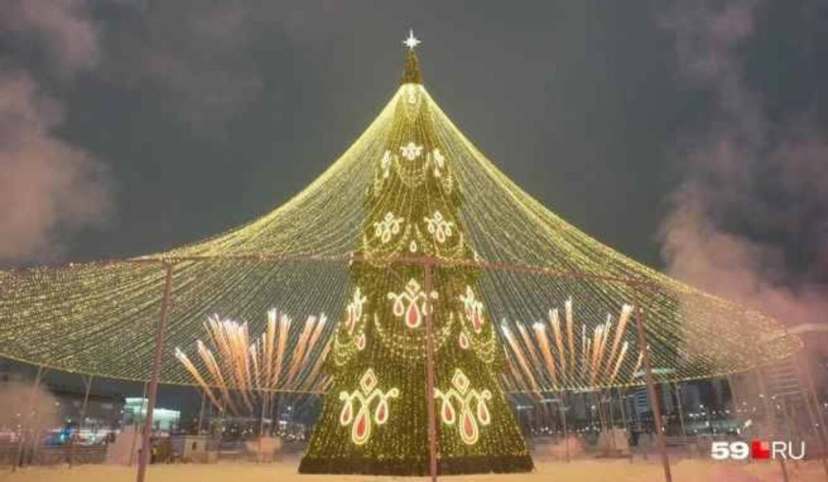     Елка в Перми. Источник: 59.ru Автор фото: Тимофей Калмаков