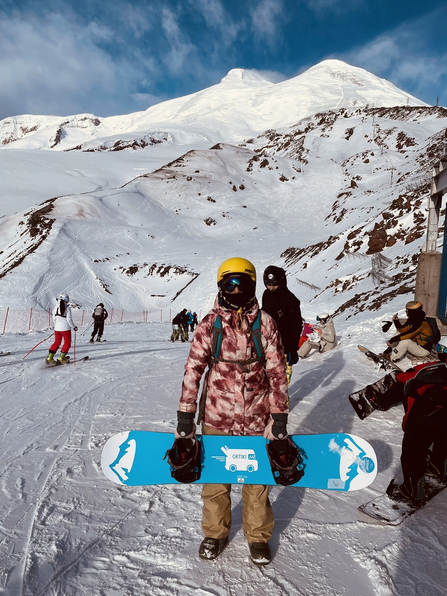 Эльбрус поздравил меня с моим 35-ти летием, показав мне свои верхушки))) декабрь, 2023