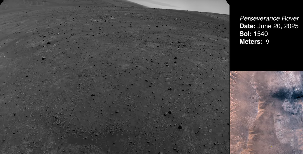    За время миссии аппарат проехал около 40 км по кратеру Езеро — древнему озерному бассейну с остатками речной дельты