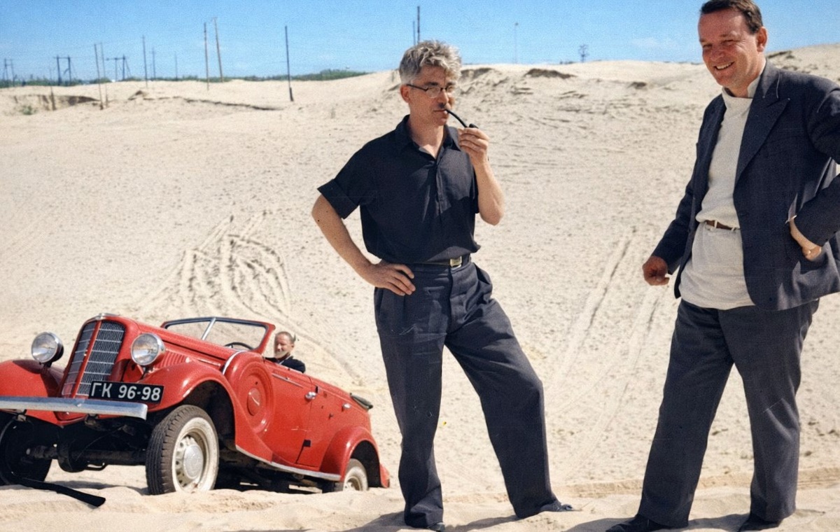 Конструкторы В.А. Грачев и А.А. Липгарт на испытаниях ГАЗ-61-40