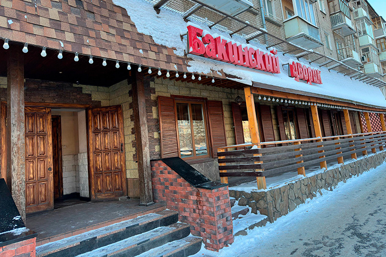    На заседании антитеррористической комиссии выяснилось, что у ресторана «Бакинский дворик» на Гвардейской не актуализирован паспорт безопасности.   
Фото: Илья Зима