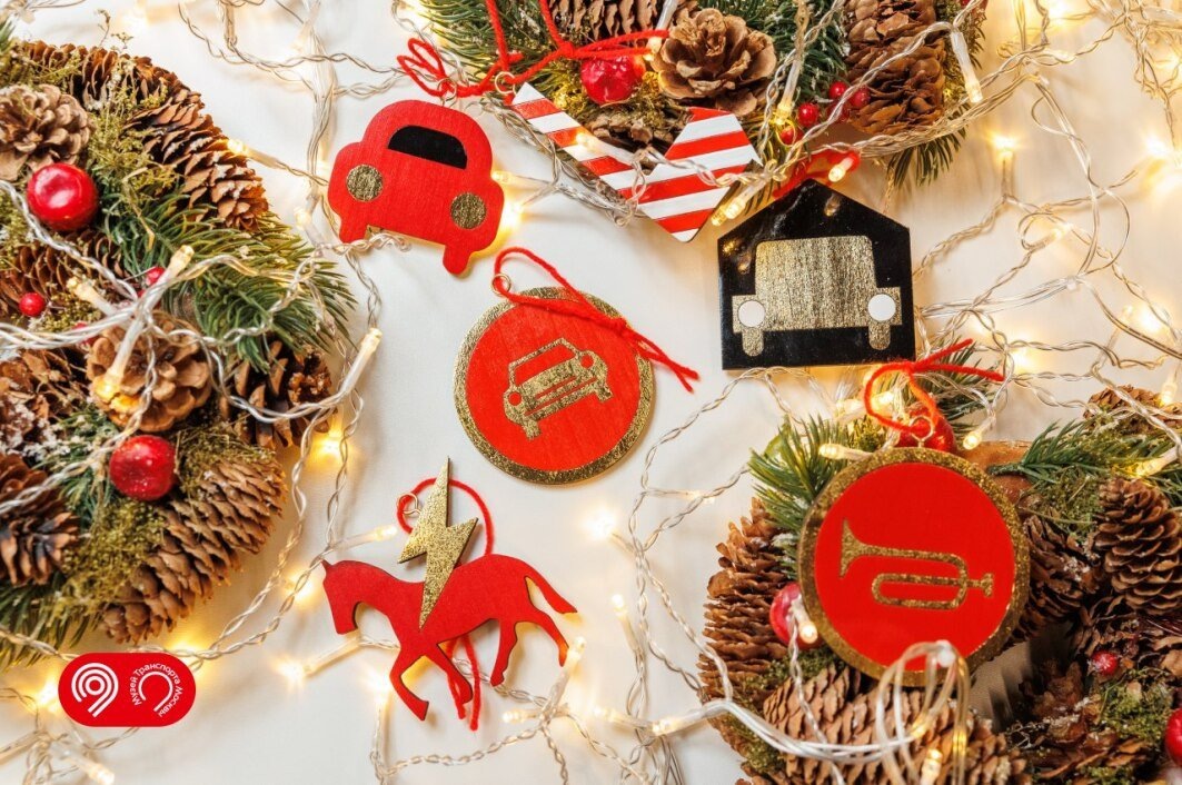    Коллекция новогоднего декора от музея транспорта Москвы