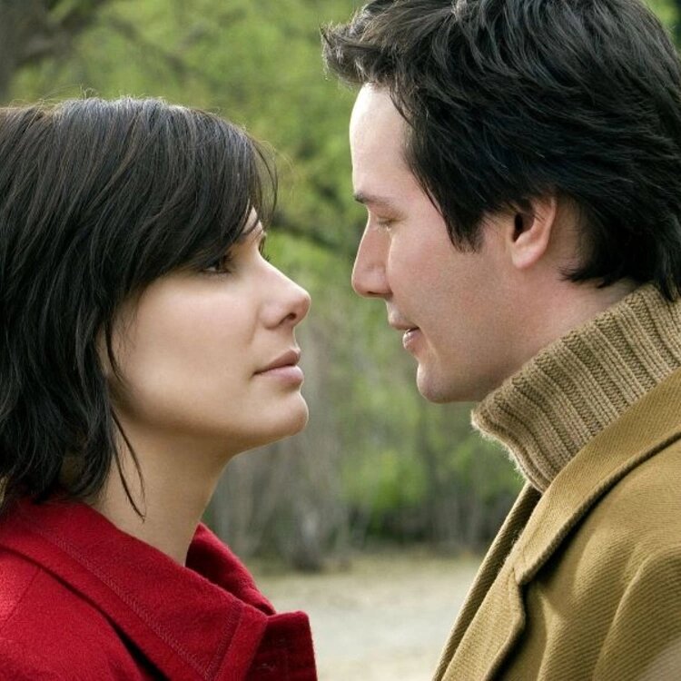 Сандра Буллок и Киану Ривз в фильме «Дом у озера»📷
