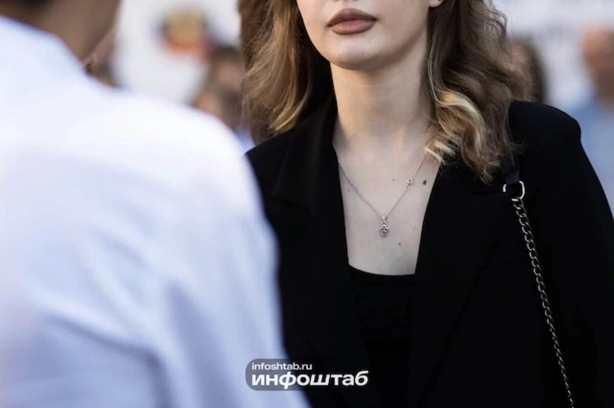    Астраханская школьница пахала по 11 часов, но осталась без денег