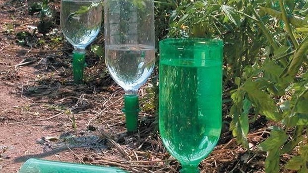 Собираю простой автополив из подручных средств. Забыл про засуху на даче