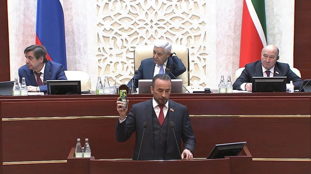    С докладом перед депутатами выступил Артур Абдульзянов.   inkazan.ru