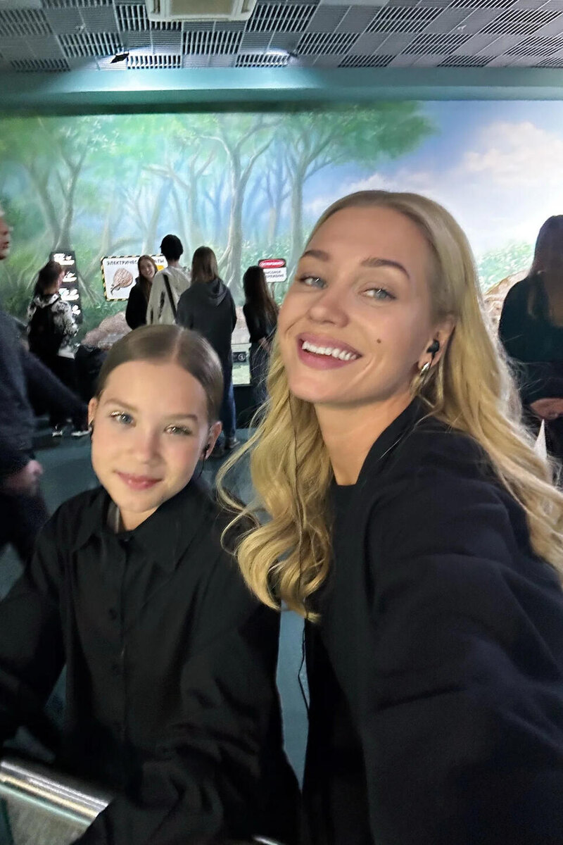    Кристина Асмус с дочкой Настей Социальные сети