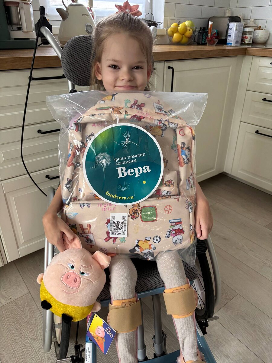 7-летняя Настя из Борисоглебска с новогодними сюрпризами.