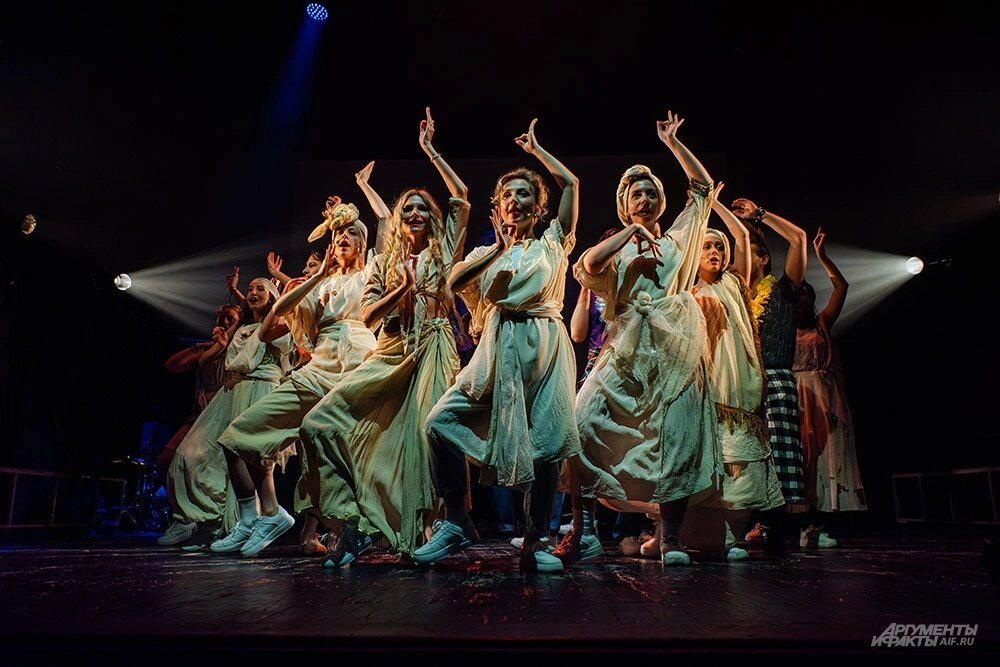    Шоу-джаз-поэма «Джобс». Фото: АиФ/ Алина Курышова