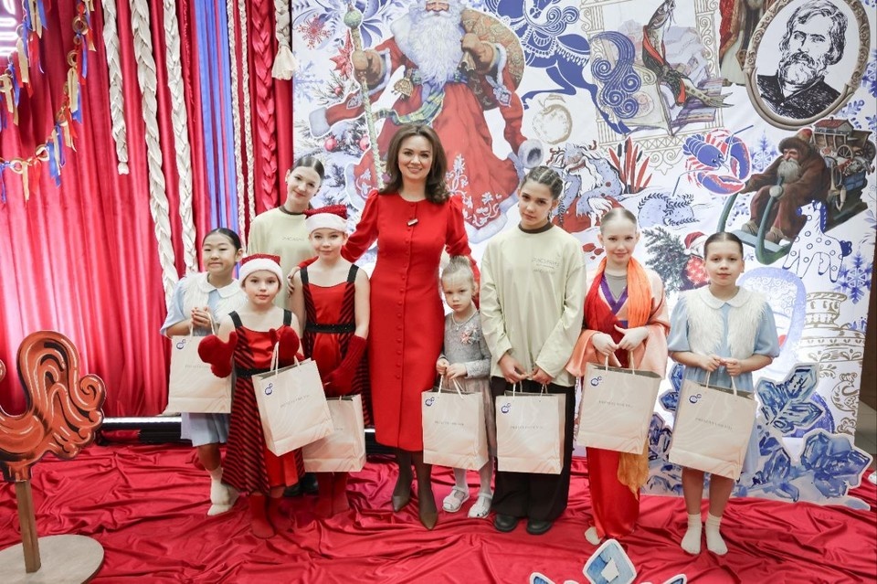    По инициативе и при организации гордумы Ростова для школьников провели благотворительный спектакль. Фото: Ростовская-на-Дону городская дума