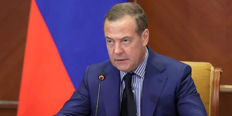    Медведев предложил взыскать компенсации за ущерб СССР, понесённый при борьбе с националистами на Украине