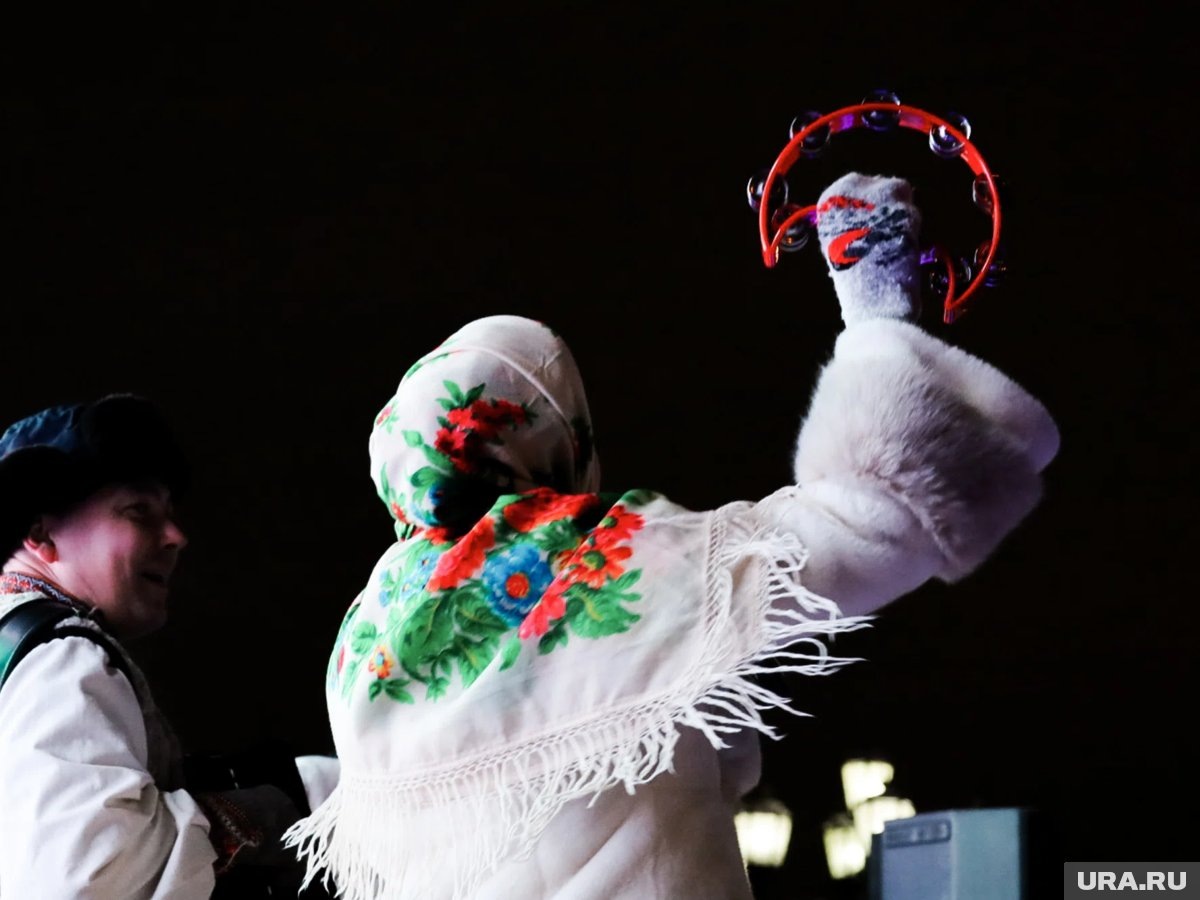    Сказка «12 месяцев» повествует о доброте, помощи и счастье