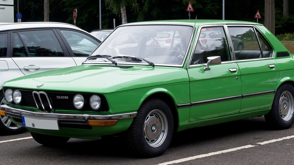    BMW 528i. Фото M 93 (CC BY-SA 3.0 de)