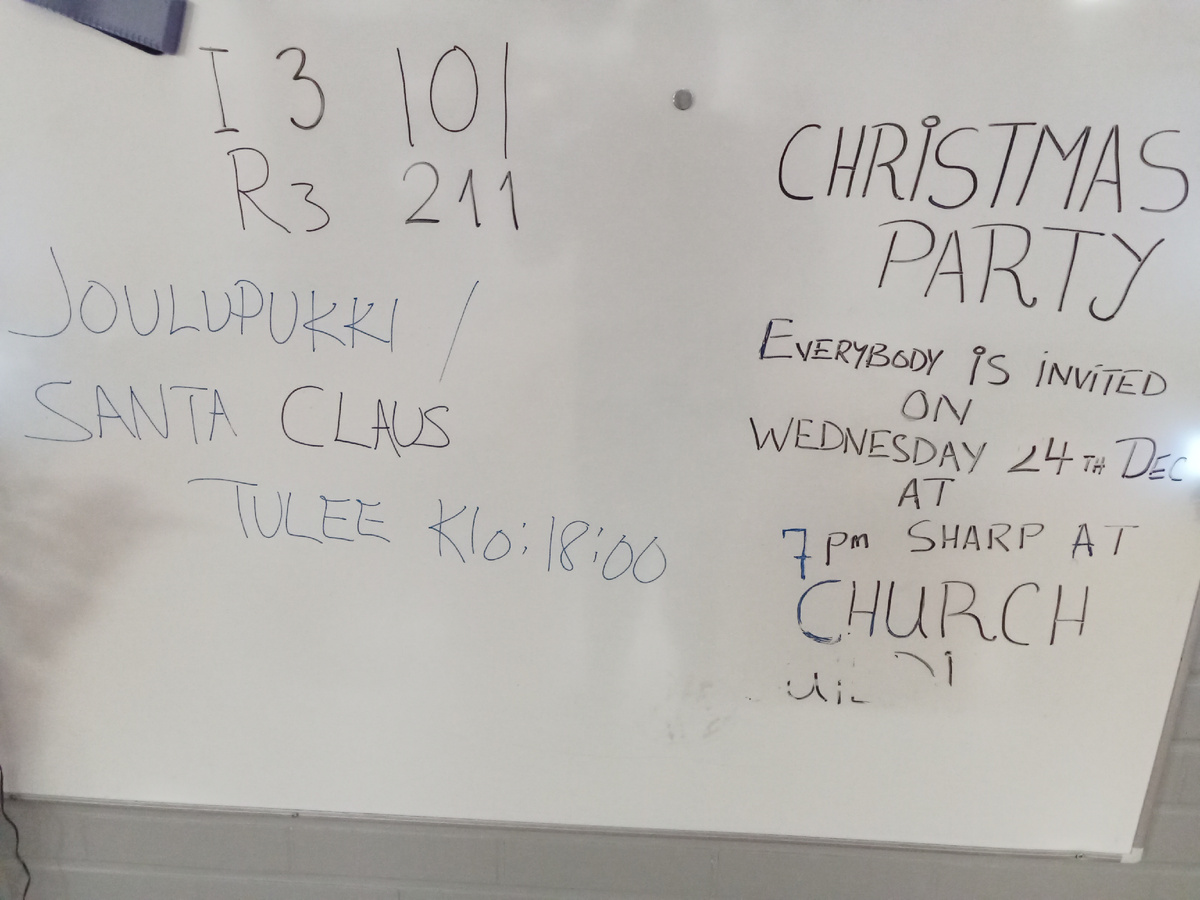 Объявление на доске насчёт сегодняшнего события 