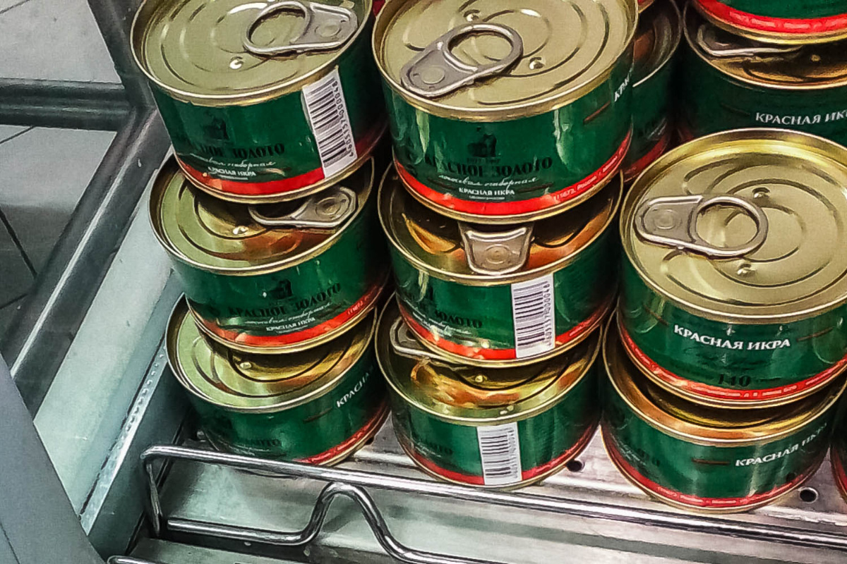 Кишечную палочку обнаружили в икре нескольких узнаваемых торговых марок. Фото: Николай Бастриков © URA.RU