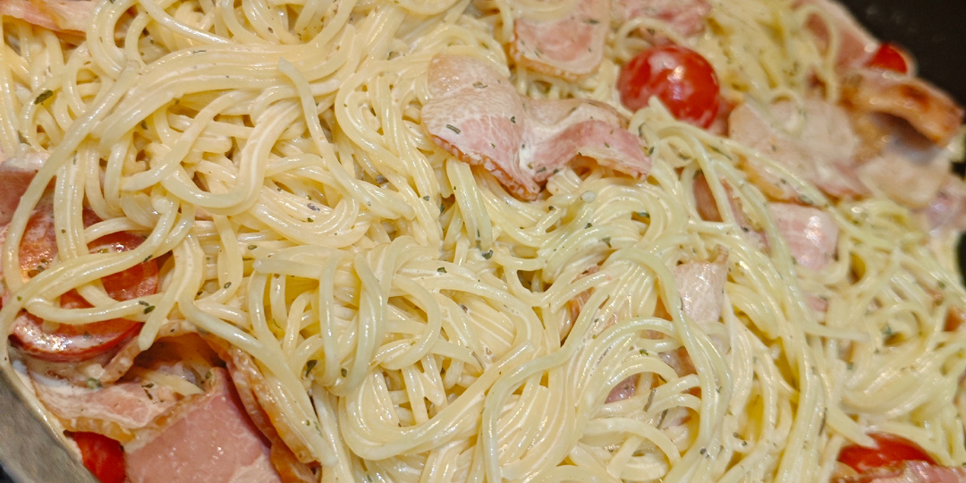 Паста карбонара с беконом