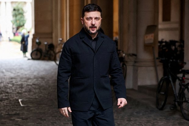    Президент Украины Владимир Зеленский перед встречей с представителями Франции, Германии и Великобритании. Лондон, 8 декабря 2025 года. Фото: Isabel Infantes / File Photo / Reuters