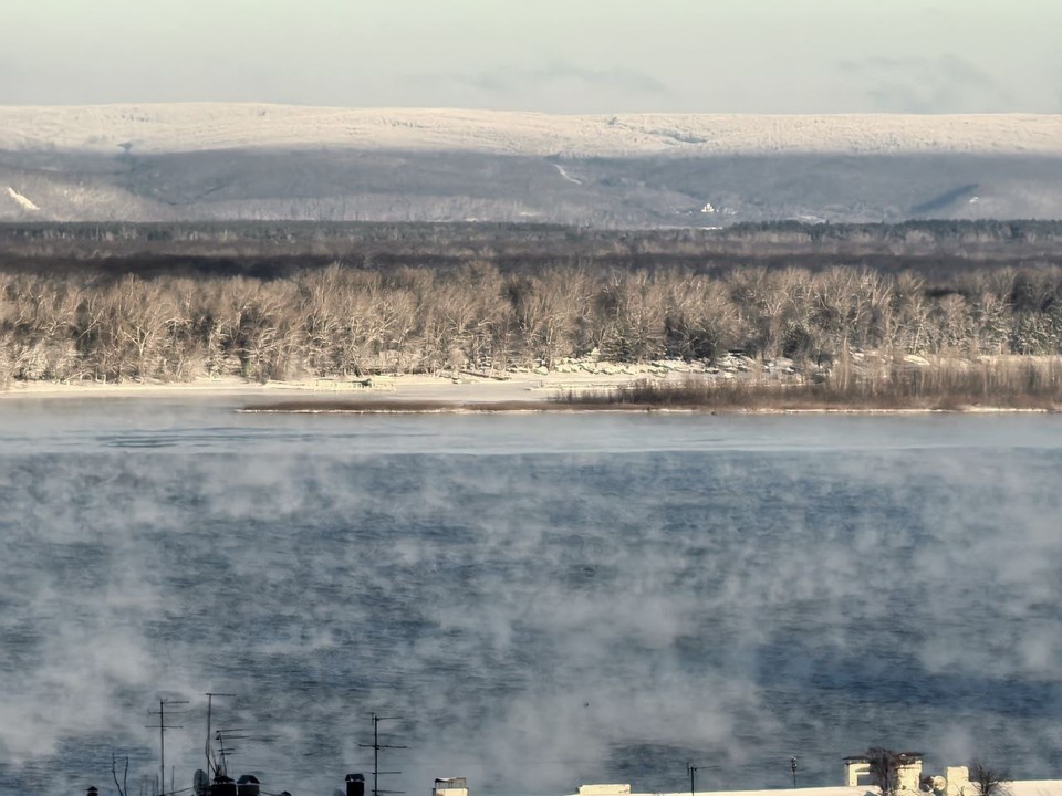    Волга вздыбилась от мороза. Дарья ДОЛИНИНА