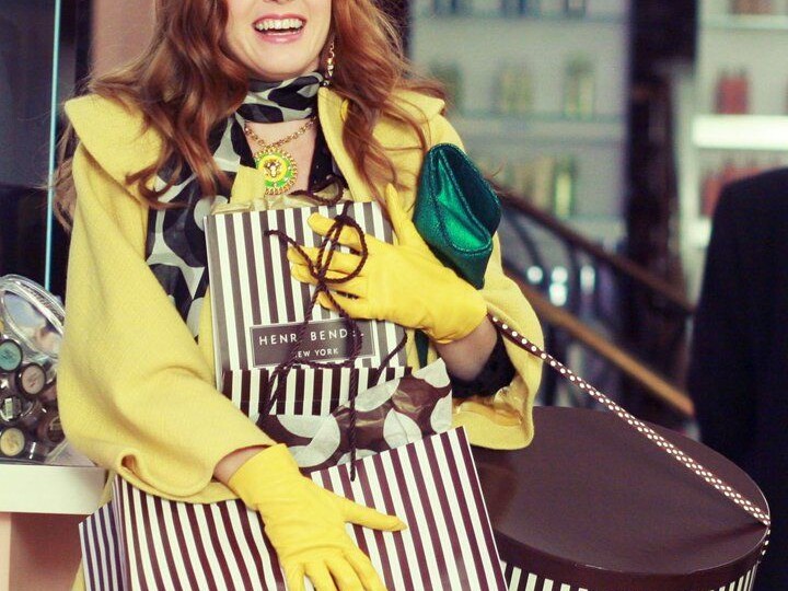 Как «Шопоголик» заставил бижутерию говорить: секреты образа Ребекки Блумвуд