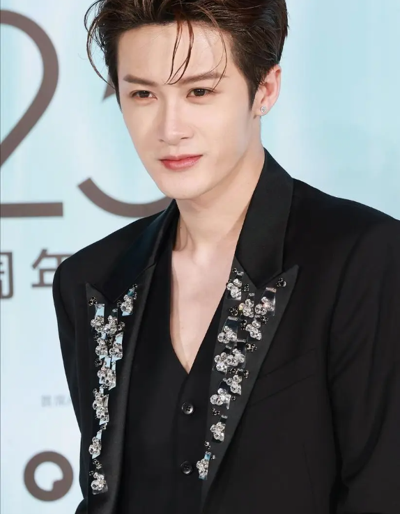 Китайский актер Тань Цзяньцзы.