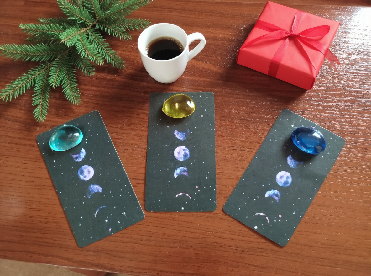 Необходимо выбрать нужную карту 🎁