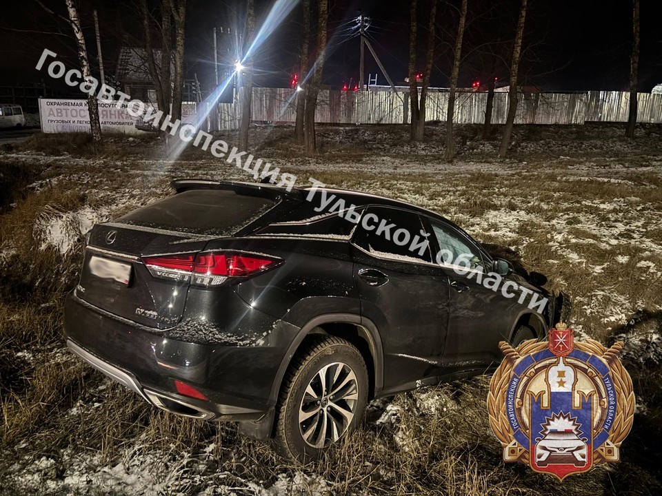    В ДТП на Веневском шоссе в Туле пострадала женщина-пассажир автомобиля Lexus. материалы пресс-служб