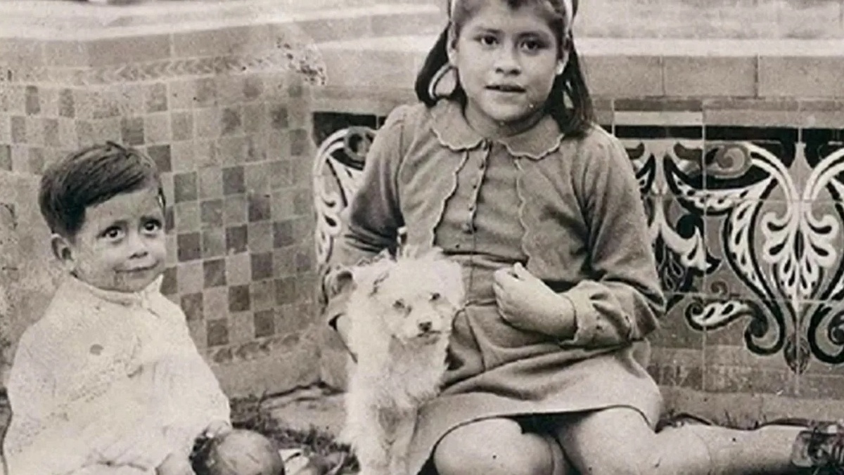 Лина Медина с первым сыном. Фото из открытого источника