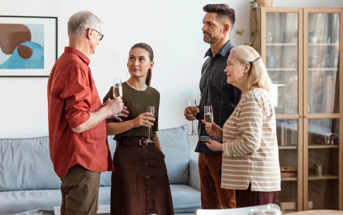    Не заслужить любовь, а выстроить границы: как познакомиться с родителями партнера и не опозориться при первой же встрече