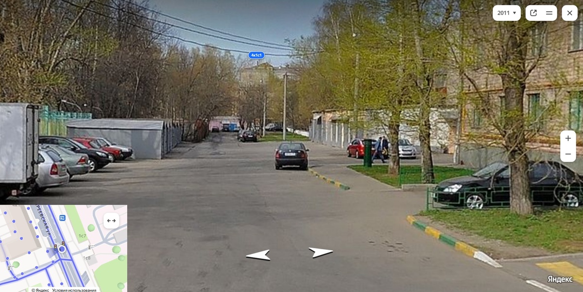 Я не знаю, слева или ракушки, или некапитальные гаражи но во всяком случае, их больше нет.