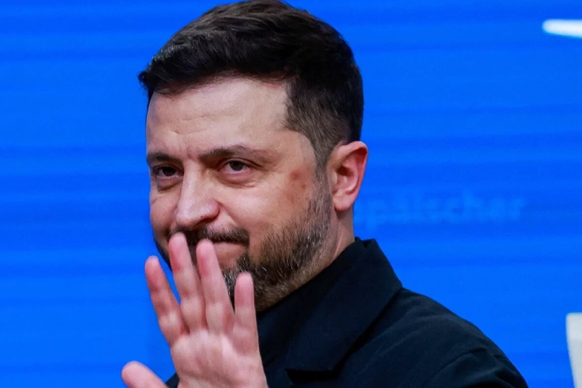   Мирные переговоры по Украине опять подвисли — после того, как Зеленский формально отказался принимать мирный план Дональда Трампа. А теперь в Европе предлагают новый — его тоже анонсировал Зеленский.