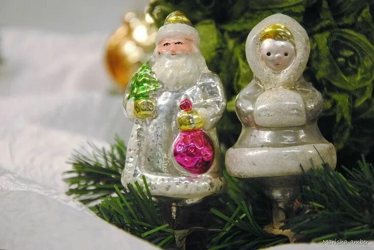 Примерно такие игрушки советского образца.