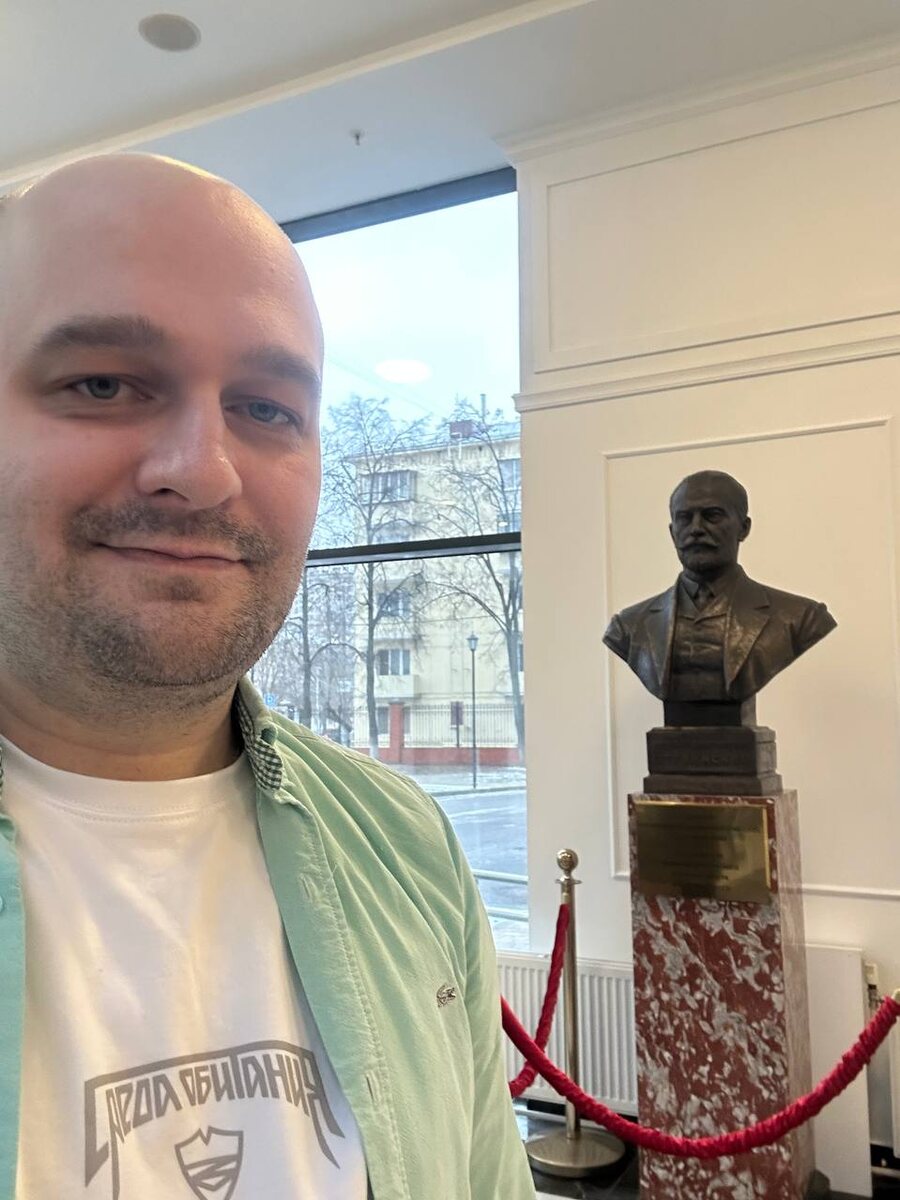 С великим русским эндокринологом. Попросил о селфи:)