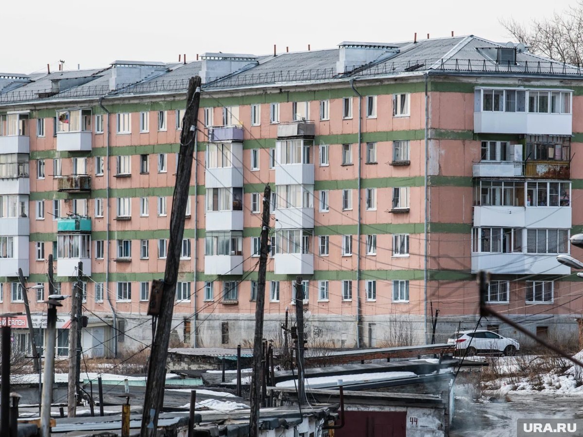     Крыша пятиэтажного дома проломилась во время капитального ремонта