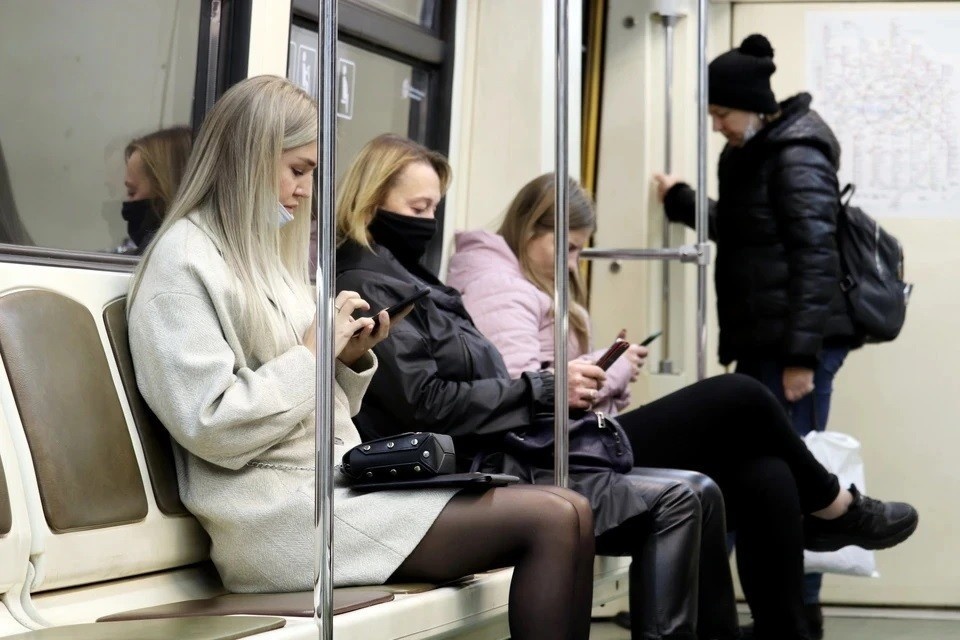    Штраф за музыку в метро без наушников вырос до 1000 рублей Shutterstock