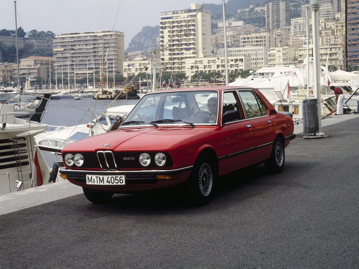    BMW 5-Series E12