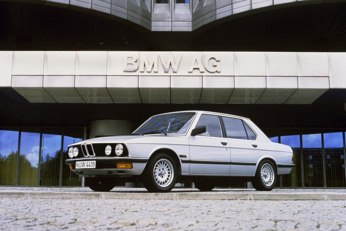    BMW 5-Series в кузове E28