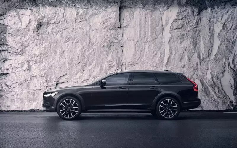    Volvo V60 Cross Country