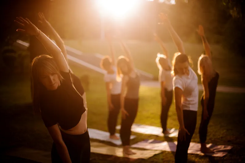 Новое исследование показывает, что всего 10 минут упражнений перед началом занятий могут улучшить исполнительные функции мозга, что облегчит решение задач и процесс обучения