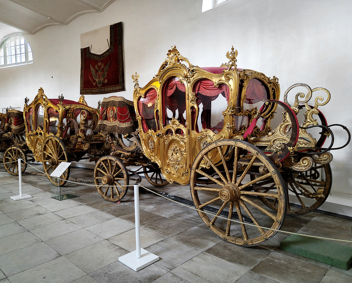 Экспозиция "Придворный экипаж" в Царском Селе.