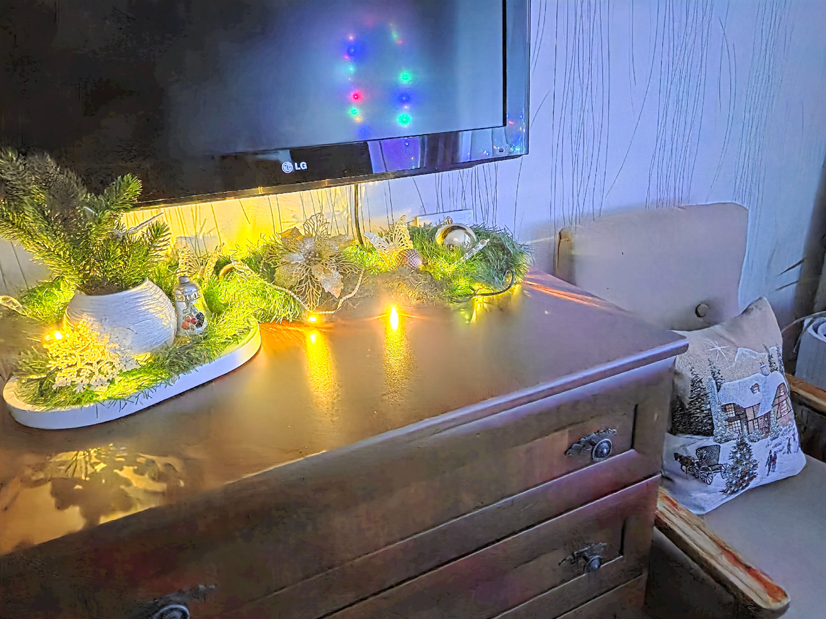 Съёмка ночная получилась красивой и совсем не тёмной. Технологии идут вперёд. Телефоны всё умнее и умнее.