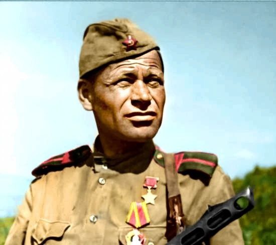 Непобедимый пехотинец: очерк о Романе Семёновиче Смищуке