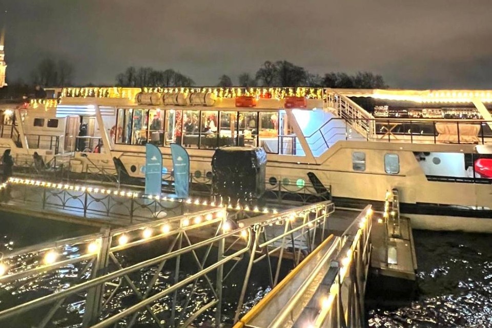    На Мытнинской набережной открыли новый причал. Фото: t.me/transportniytseh