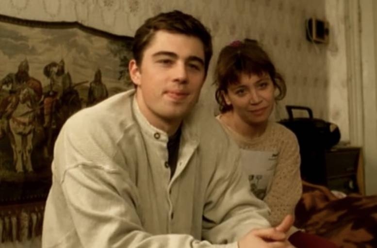    Сергей Бодров и Светлана Письмиченко в фильме "Брат"Кадр из видео