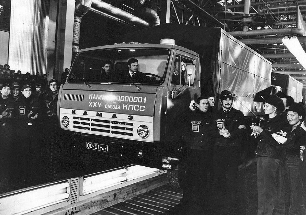 Первый грузовик КАМАЗ. Фото из открытых источников