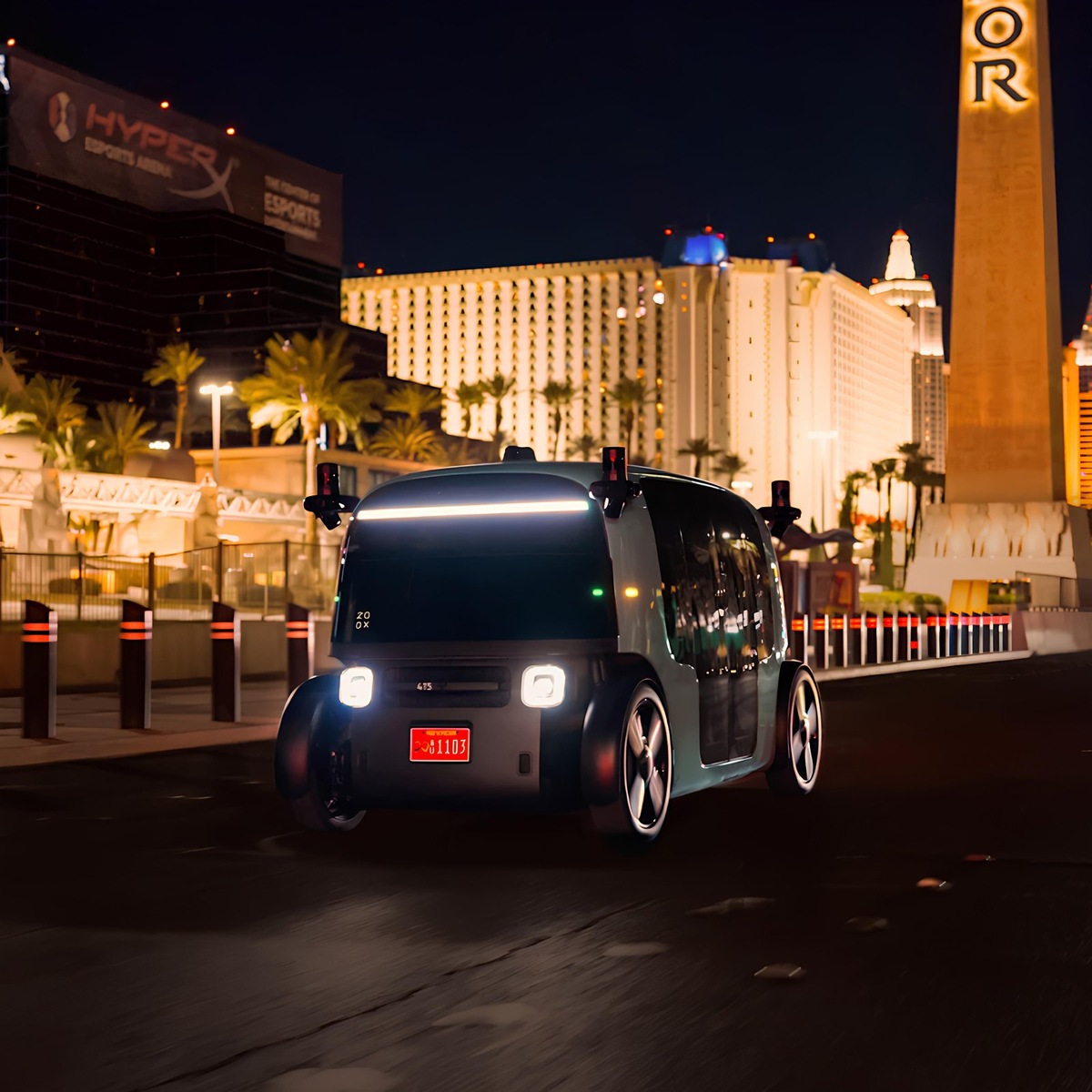    Zoox отзывает 332 беспилотных такси